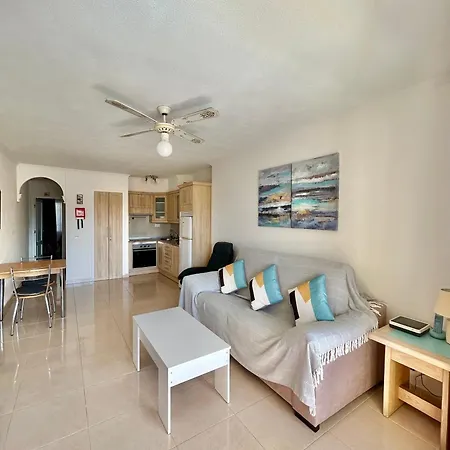 One Bed In Castle Harbour, Los Cristianos C111 アパート *